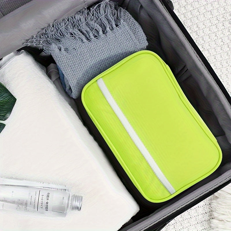 Tallulah | Compact Hanging Toiletry Bag 3