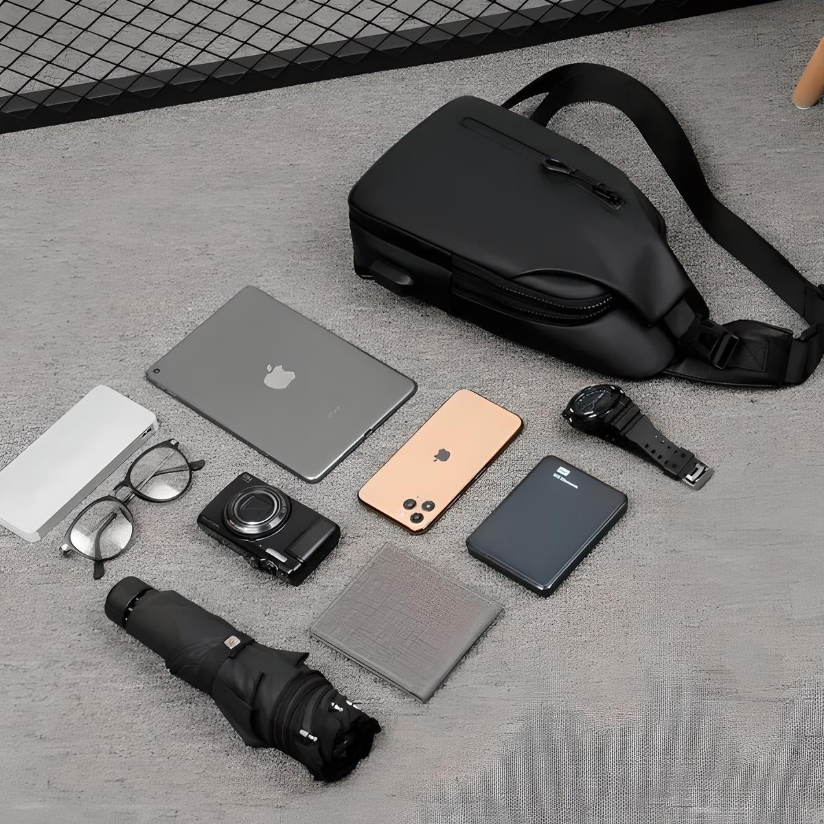 Arlo | Sleek Waterproof Crossbody Bag with Anti-Theft Protection 4