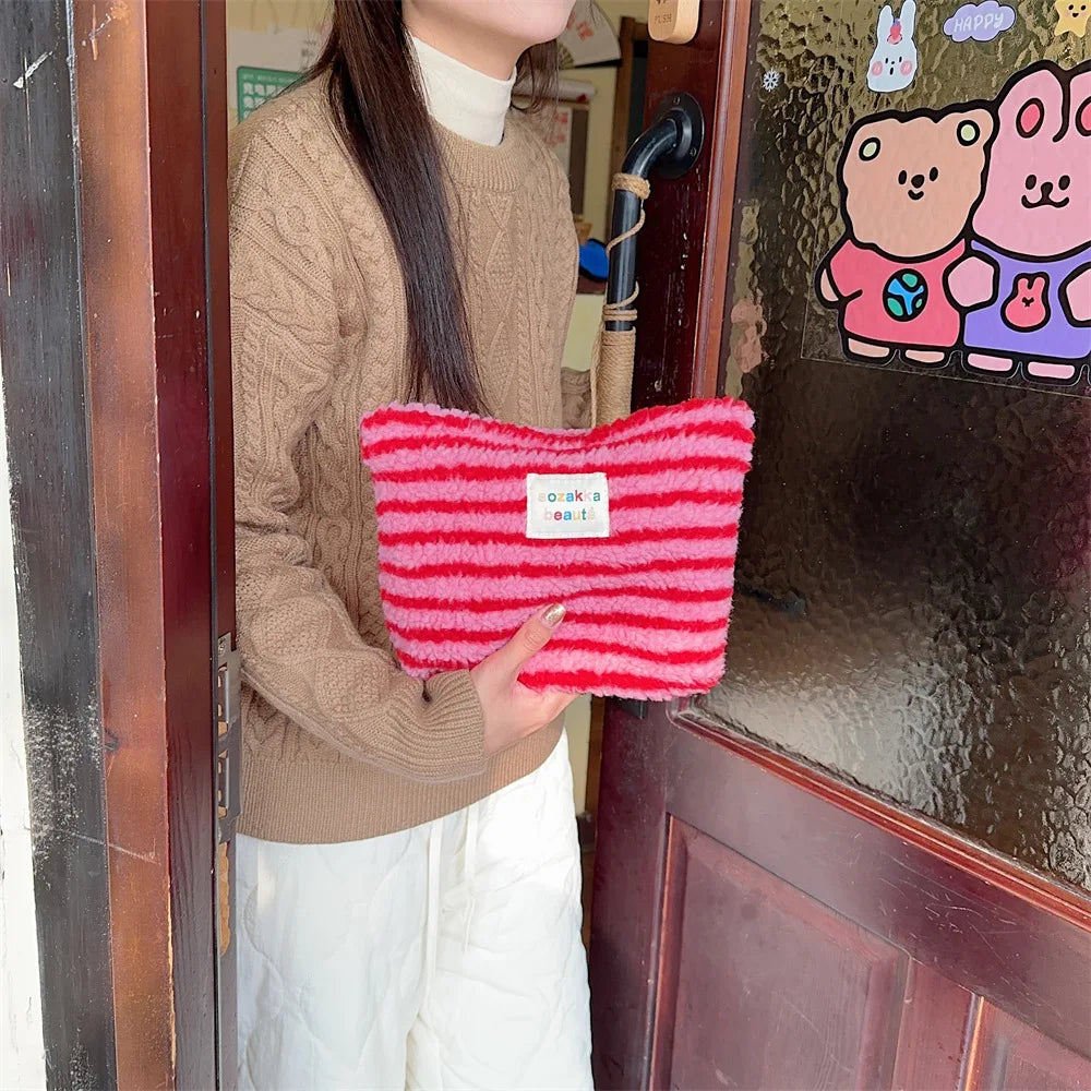 Artemis | Stylish, compact, and portable cosmetic bag 6
