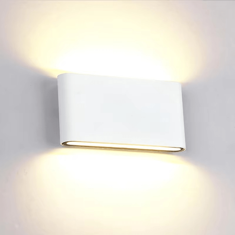 Clarion wall light 1