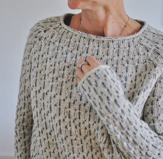 Elegant grey knitted sweater for women | Long sleeves 2