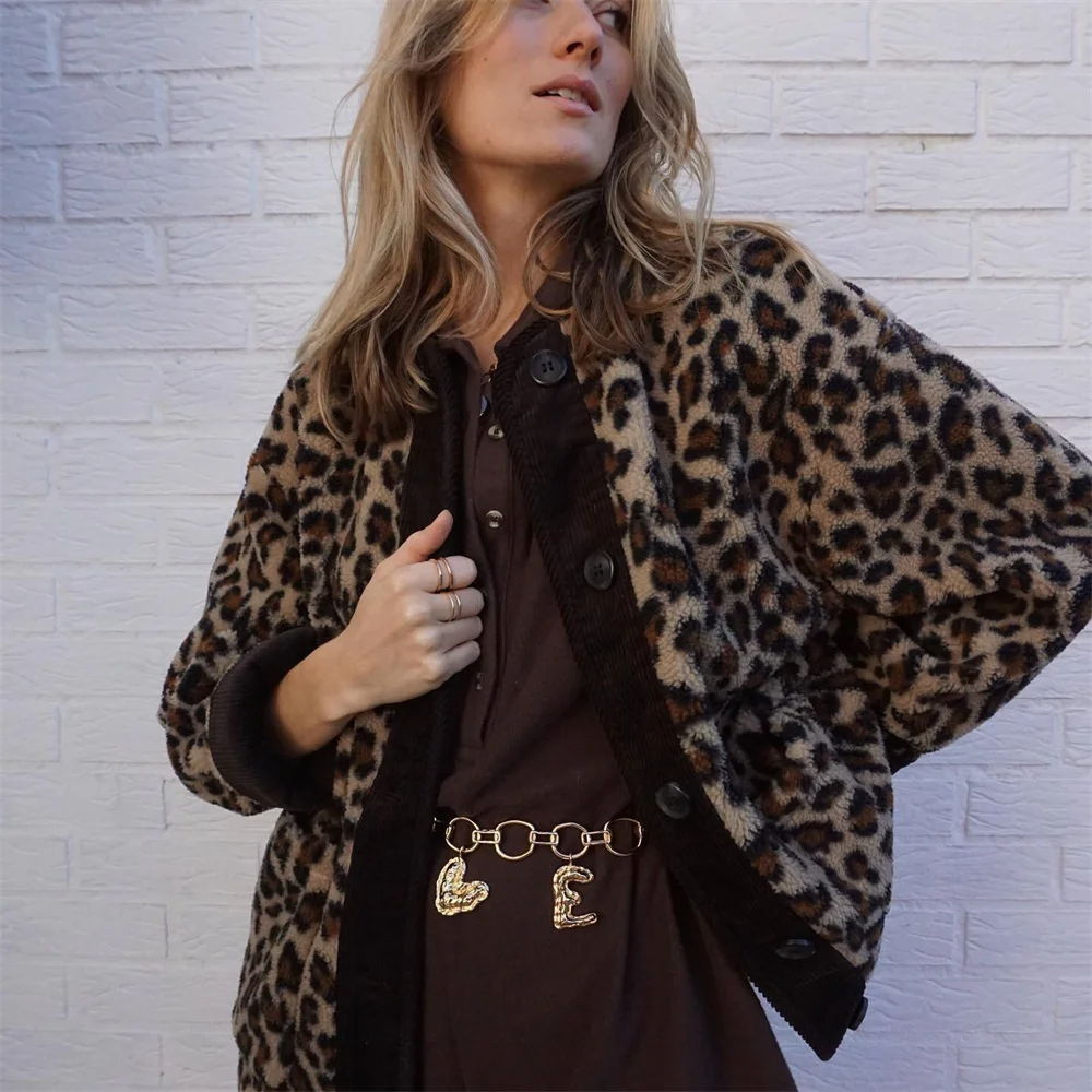 Leah | Jacket with an O-neck and leopard print 3