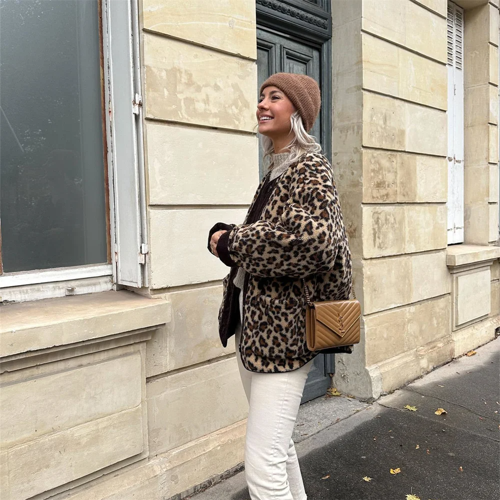 Leah | Jacket with an O-neck and leopard print 5