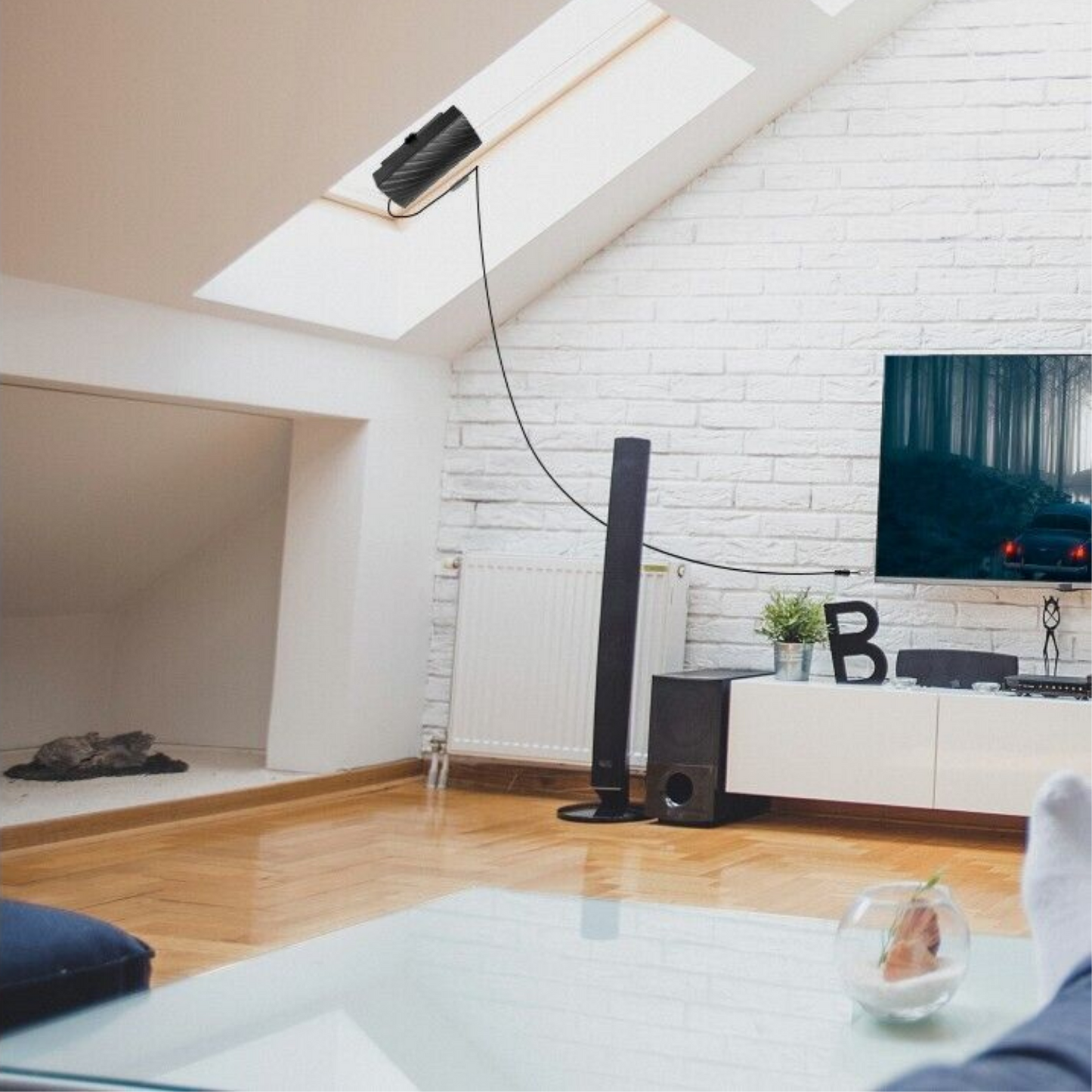Long Range Indoor HDTV 4K Digital Antenna 600 Miles 1