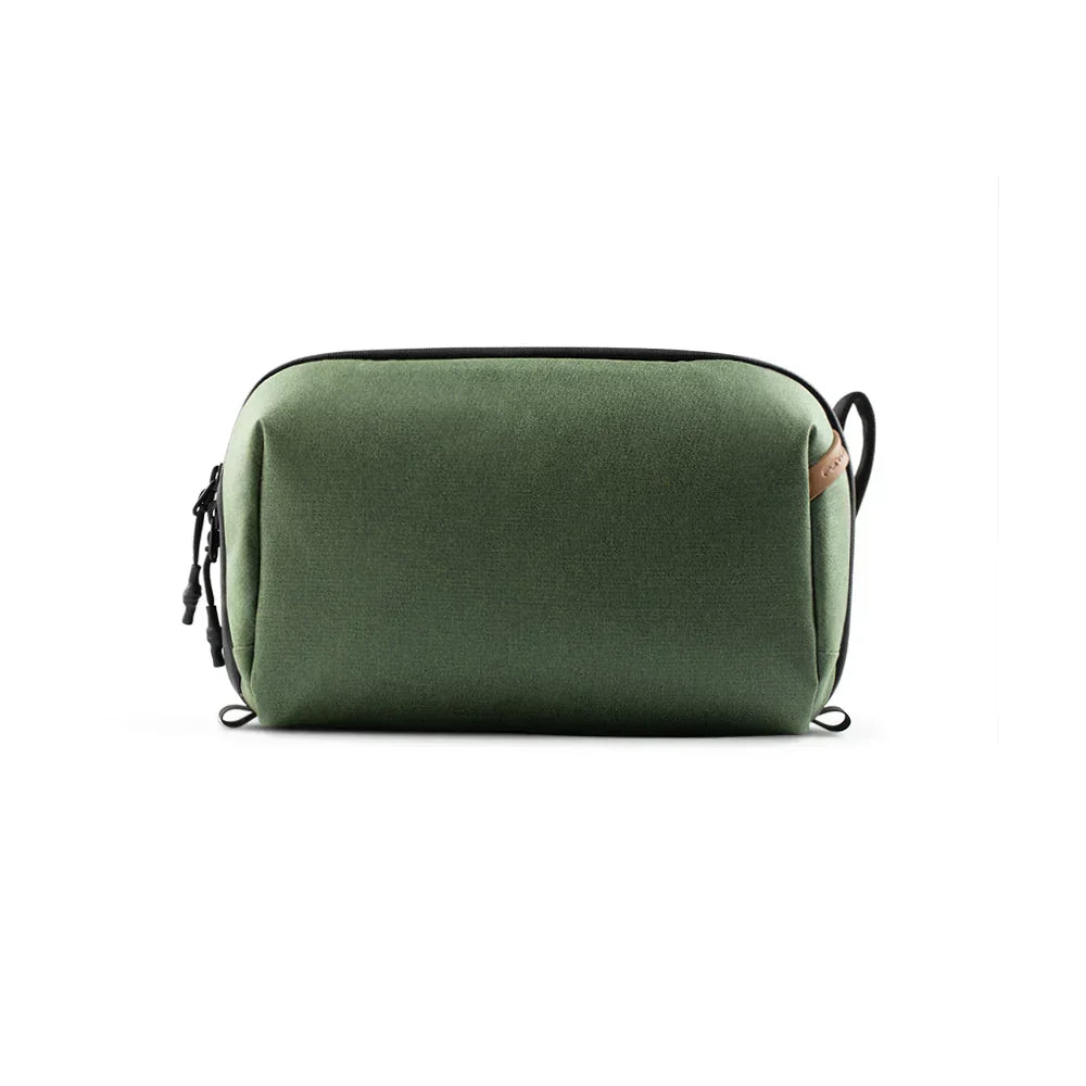 Saphir | Durable and spacious makeup organizer for on-the-go 1