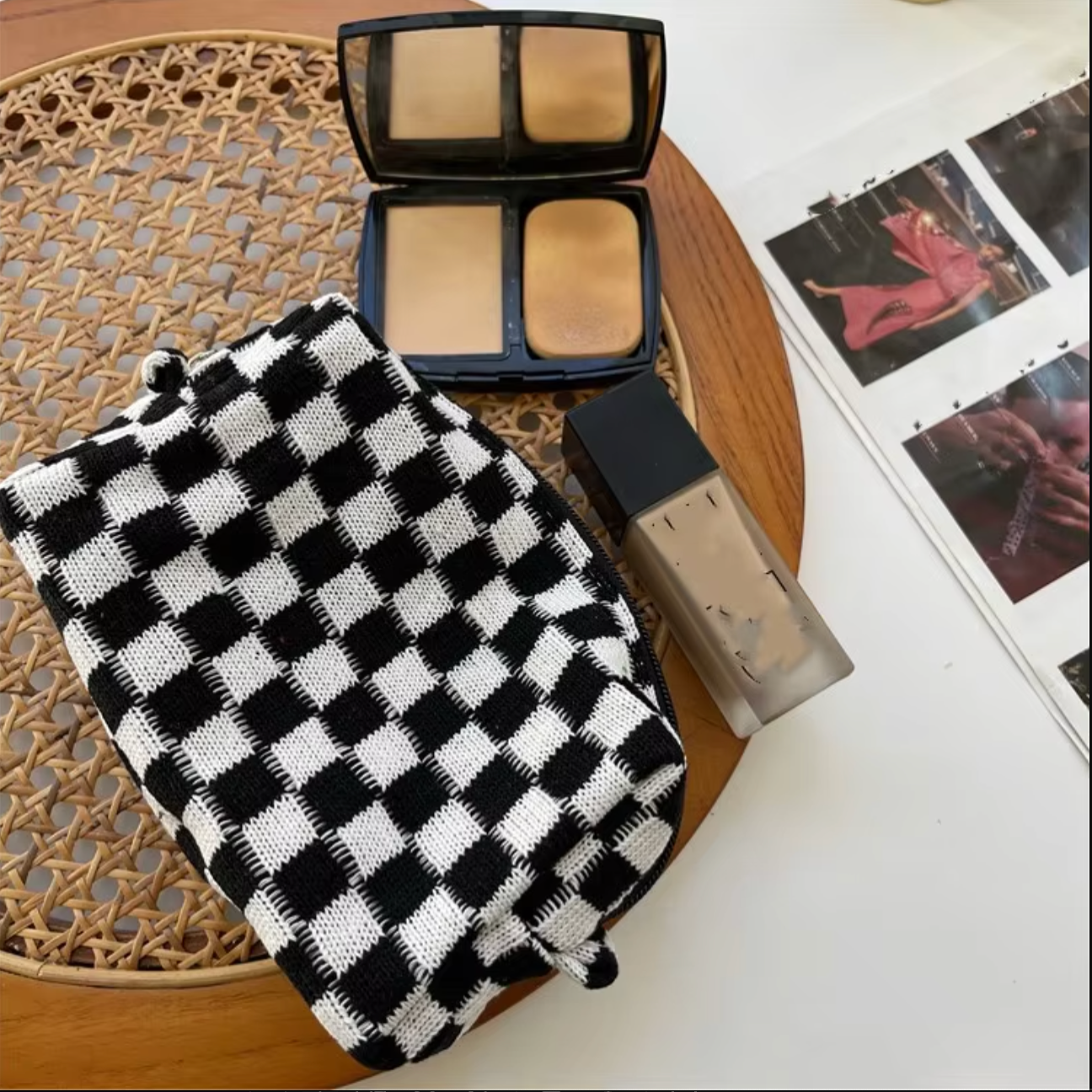 Nova | Trendy Checkered Y2K-Style Make-up Bag 3