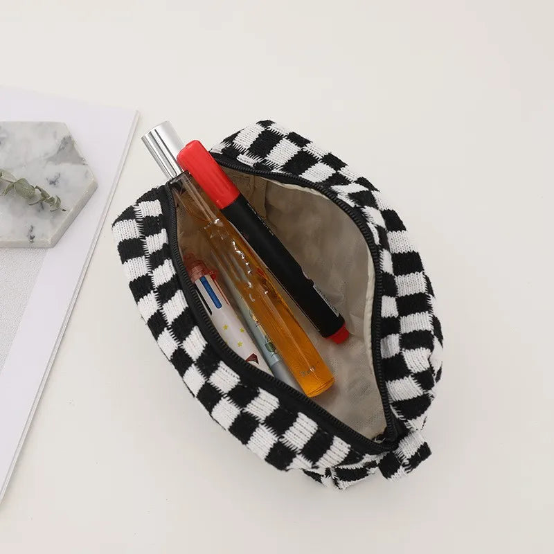 Nova | Trendy Checkered Y2K-Style Make-up Bag 4