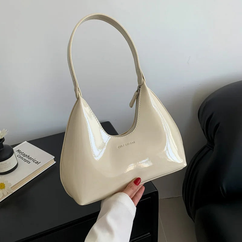 HARRIET | Waterproof Hobo Bag 2