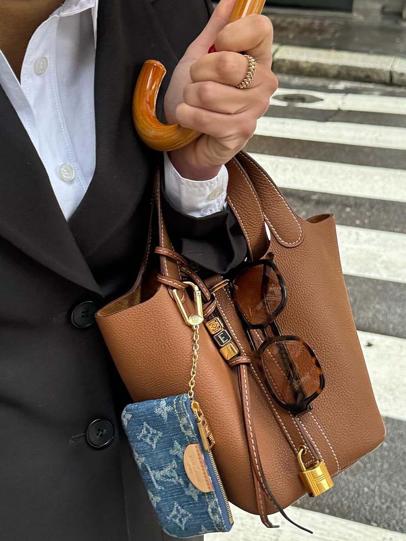 Evie | Stylish Premium Leather Bucket Bag 2