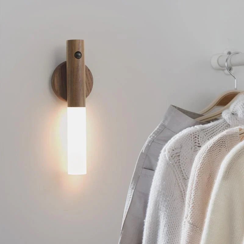 Vesoria | versatile wall light 1
