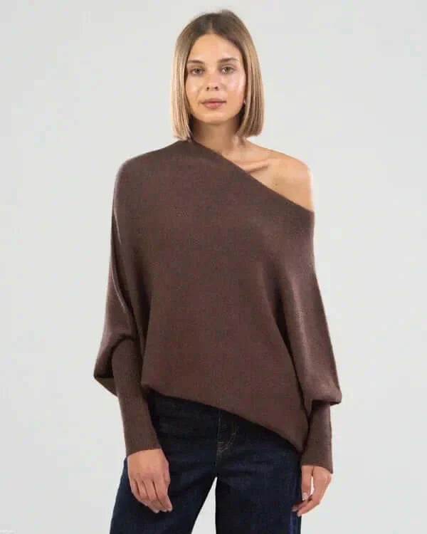 Warm long-sleeved sweater for women | Asymmetric 9