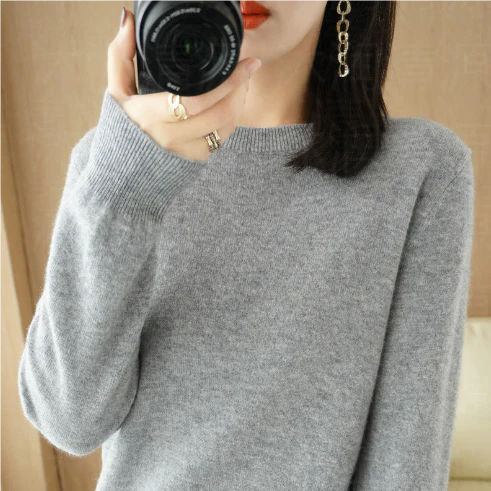Warm long-sleeved sweater for women | Round neck 6