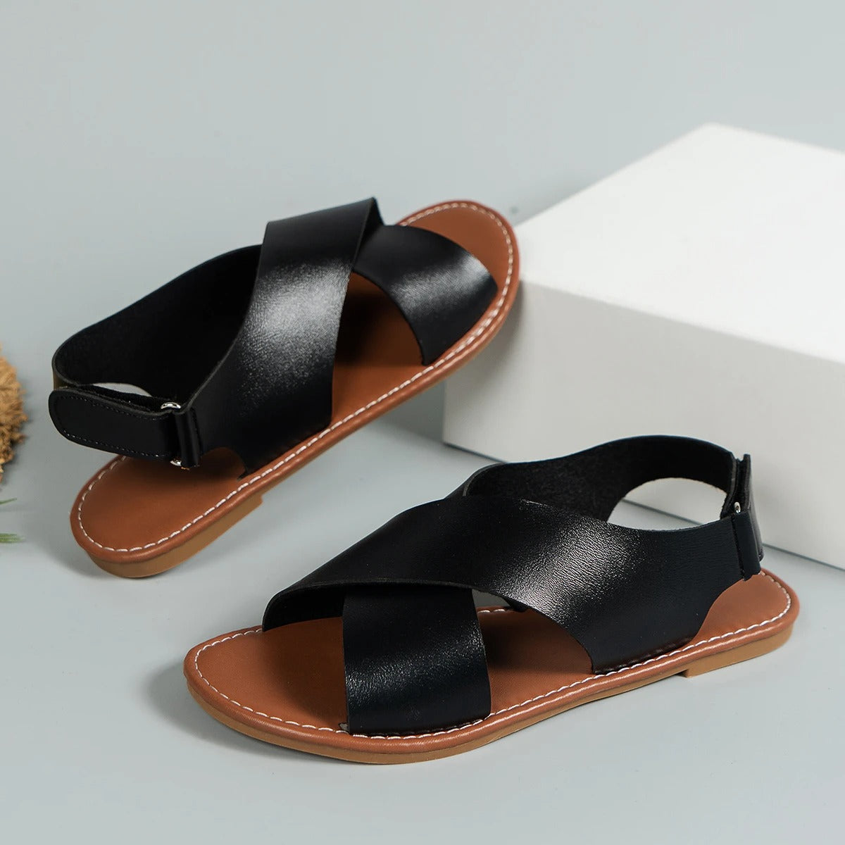 Savannah - Leather women's sandals with buckle-3