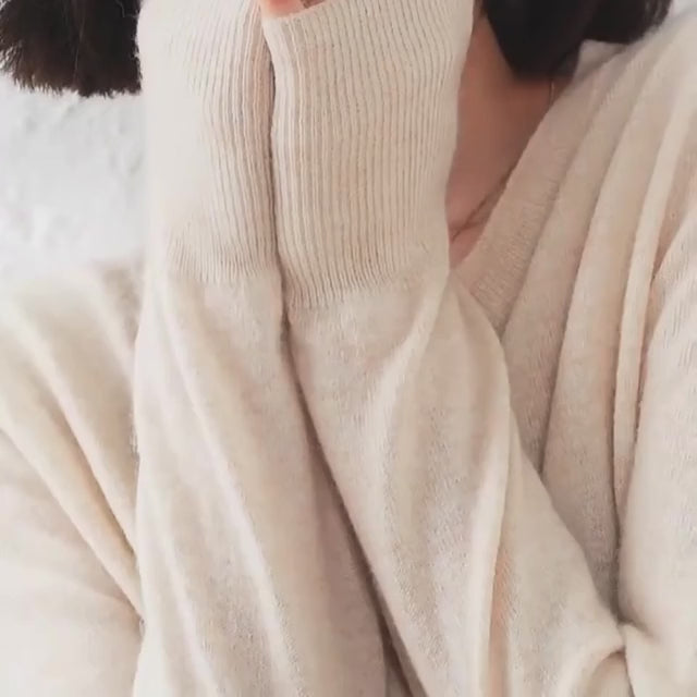 LOUISE | Cardigan boutonné essentiel en tissu doux au toucher