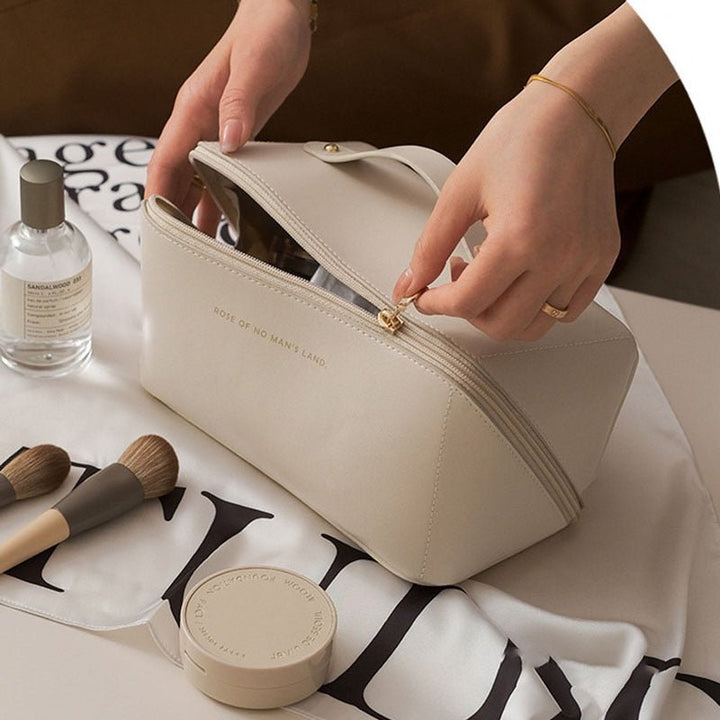 BECKY | Luxurious Cosmetic Bag 2
