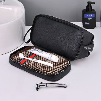 Evelyn | Compact and travel-friendly toiletry bag 5