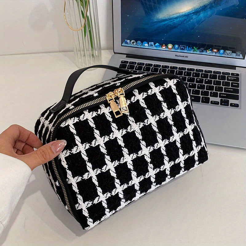 Harper | Stylish and Spacious Cosmetic Storage Bag 5