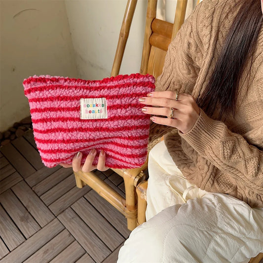 Artemis | Stylish, compact, and portable cosmetic bag 1