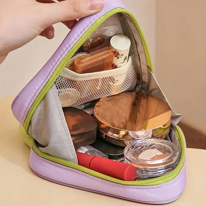 Bailee | Cosmetic bag with color contrast in triangle design 4