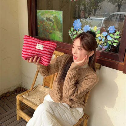 Artemis | Stylish, compact, and portable cosmetic bag 4
