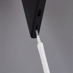 Electronic cleaning set with brushes and tools for maintaining devices with several surfaces and efficient dirt removal 3