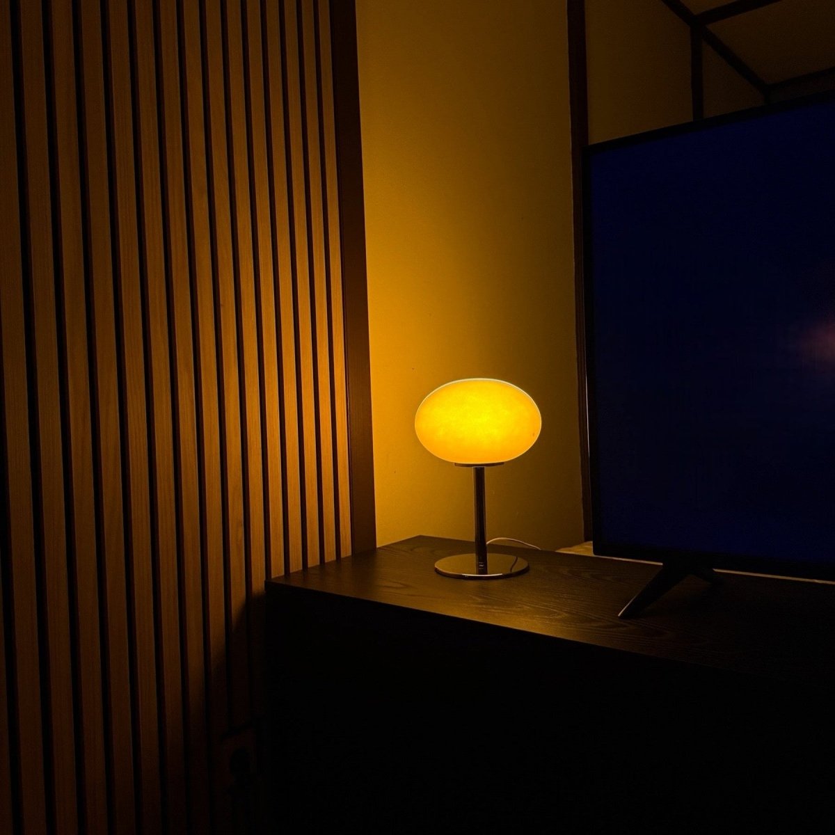 Globe Lamp - New 0