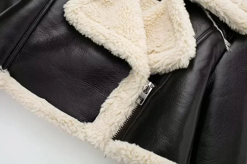 LUNA - Le Blouson Shearling Élégance