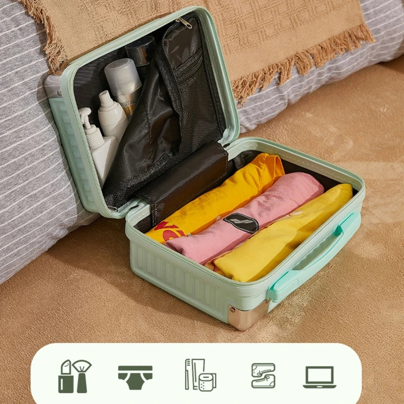 Iliana | Stylish and lightweight makeup case with multiple compartments 3
