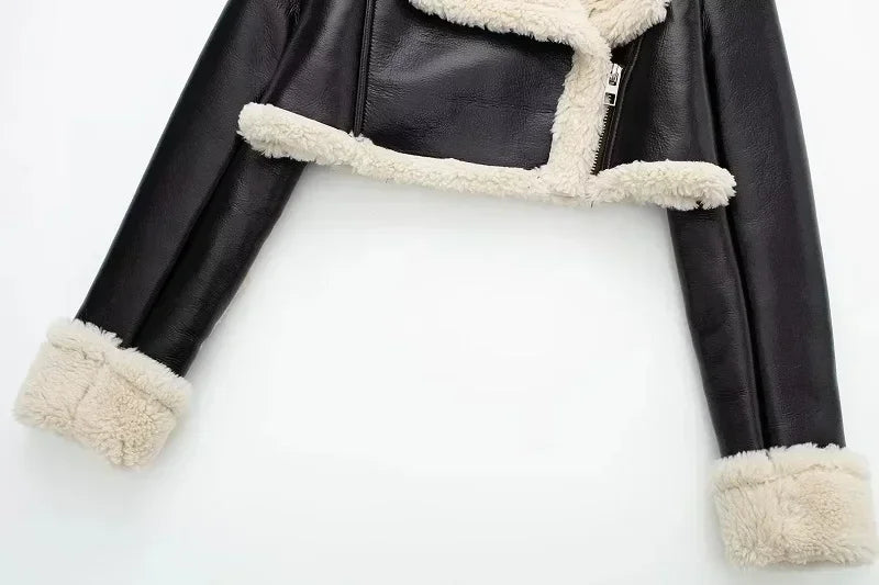 LUNA - Le Blouson Shearling Élégance