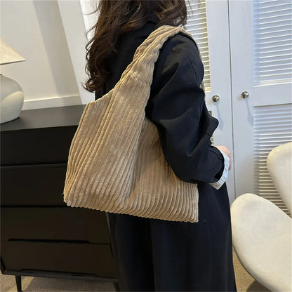 CLARA | Corduroy Shoulder Bag 3