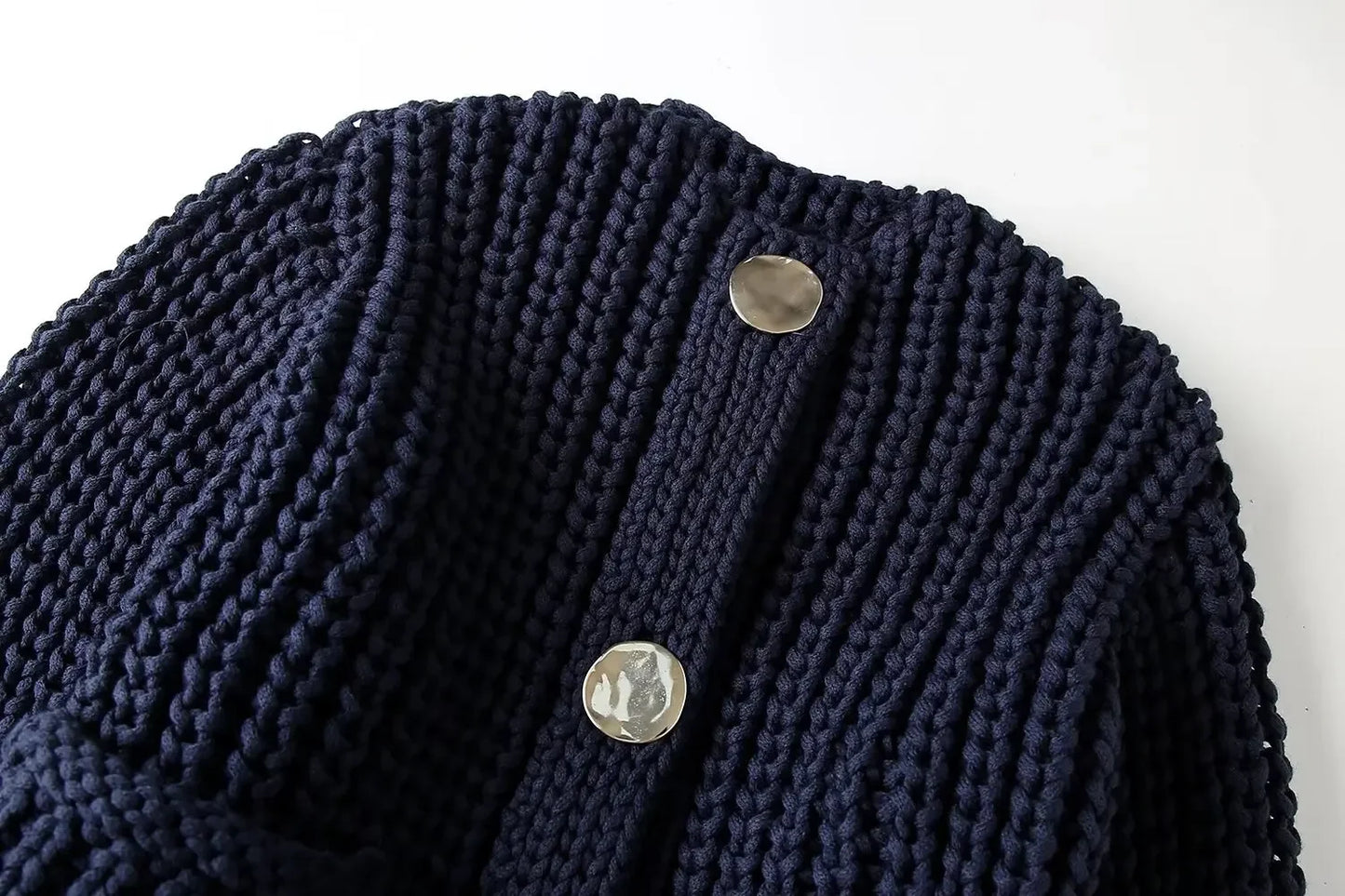 Cardigan tricoté bleu marine - Charme décontracté vintage