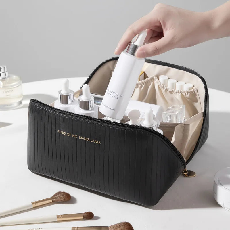 Juliette | Travel-friendly and stylish cosmetic elements bag 5