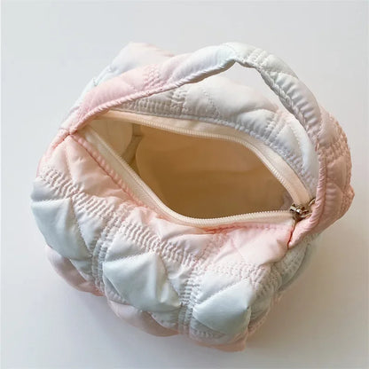 Lilia | Stylish and compact quilted cosmetic bag 4