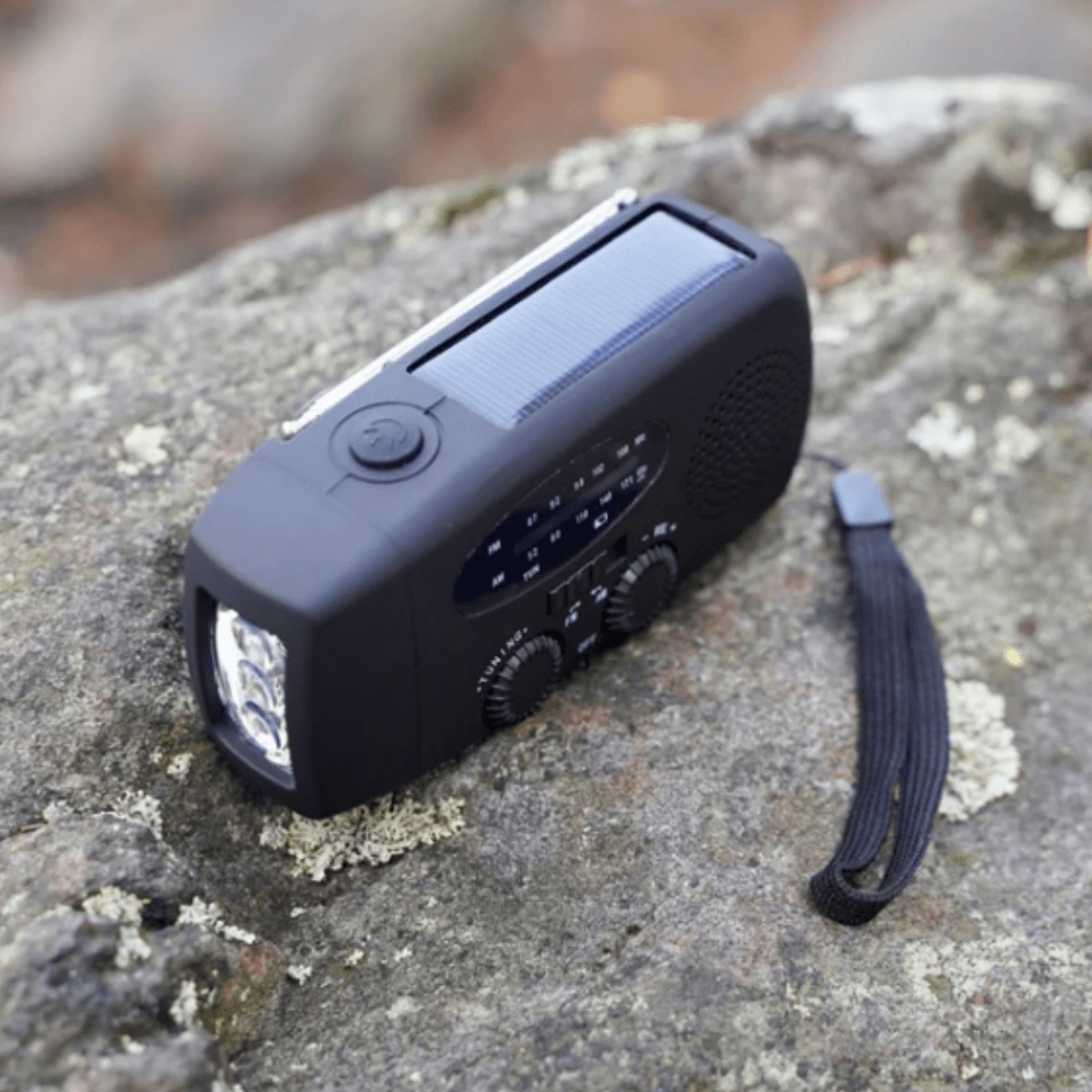 SolarWave | Multifunctional Hand Crank Emergency Radio with LED Flashlight 2