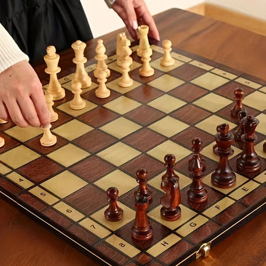 Strategio – Foldable wooden chess game with felt board 0