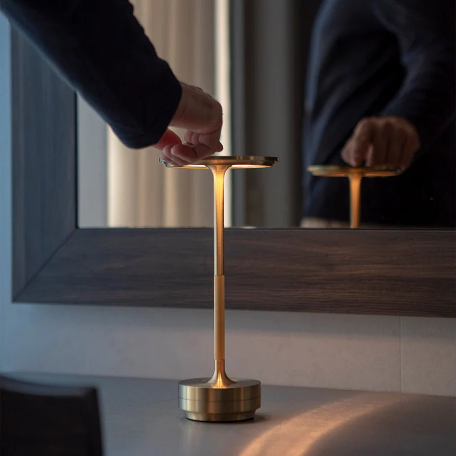 Tap-Retro table lamp 2