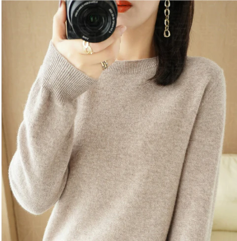 Warm long-sleeved sweater for women | Round neck 8
