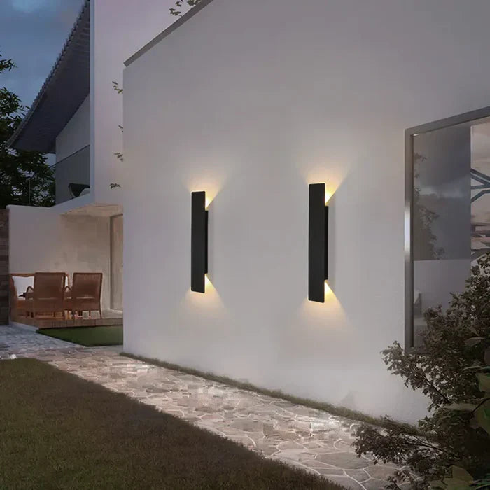 Weatherproof outdoor wall light - Stormglow 3