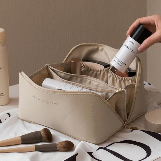 BECKY | Luxurious Cosmetic Bag 1