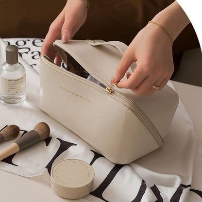 BECKY | Luxurious Cosmetic Bag 2